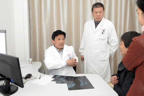 包含北京大学第一医院代挂专家号，减少患者等待就医的时间的词条